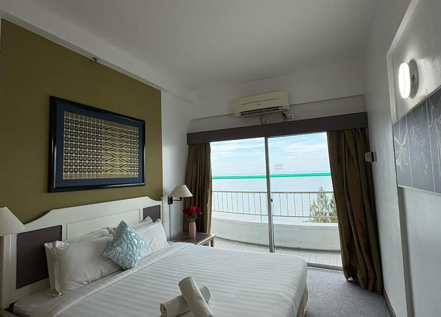 Seaview Deluxe Rainbow Paradise Tg Bungah 7Pax Tanjung Bungah